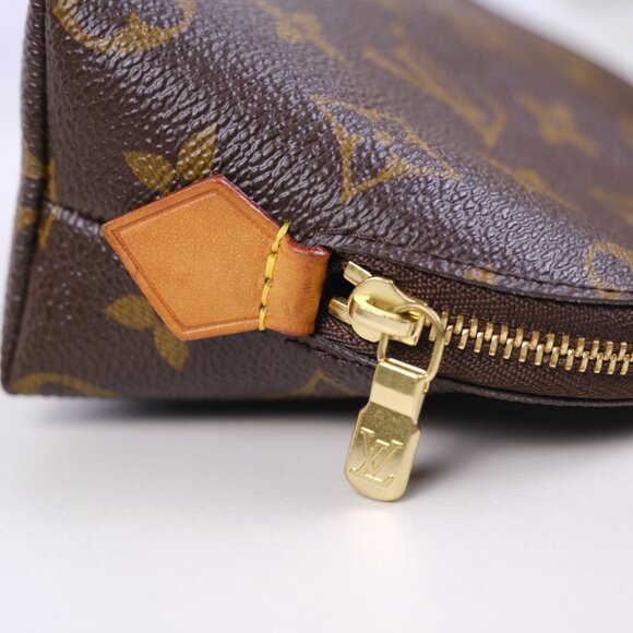Louis Vuitton Cosmetic Pouch - Picture 7 of 8